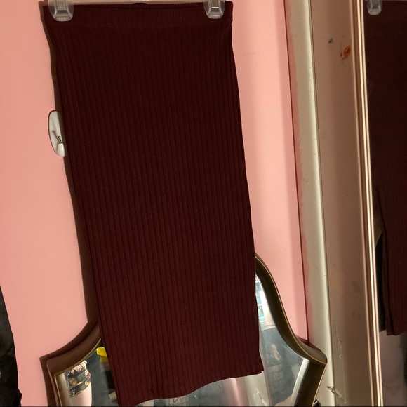 SOLD ON DEPOP Ribbed Body Con Midi🍉 - Picture 4 of 5